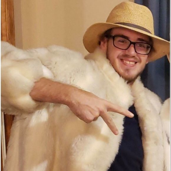 Meet your Posher, Lucas - Picture 1 of 1